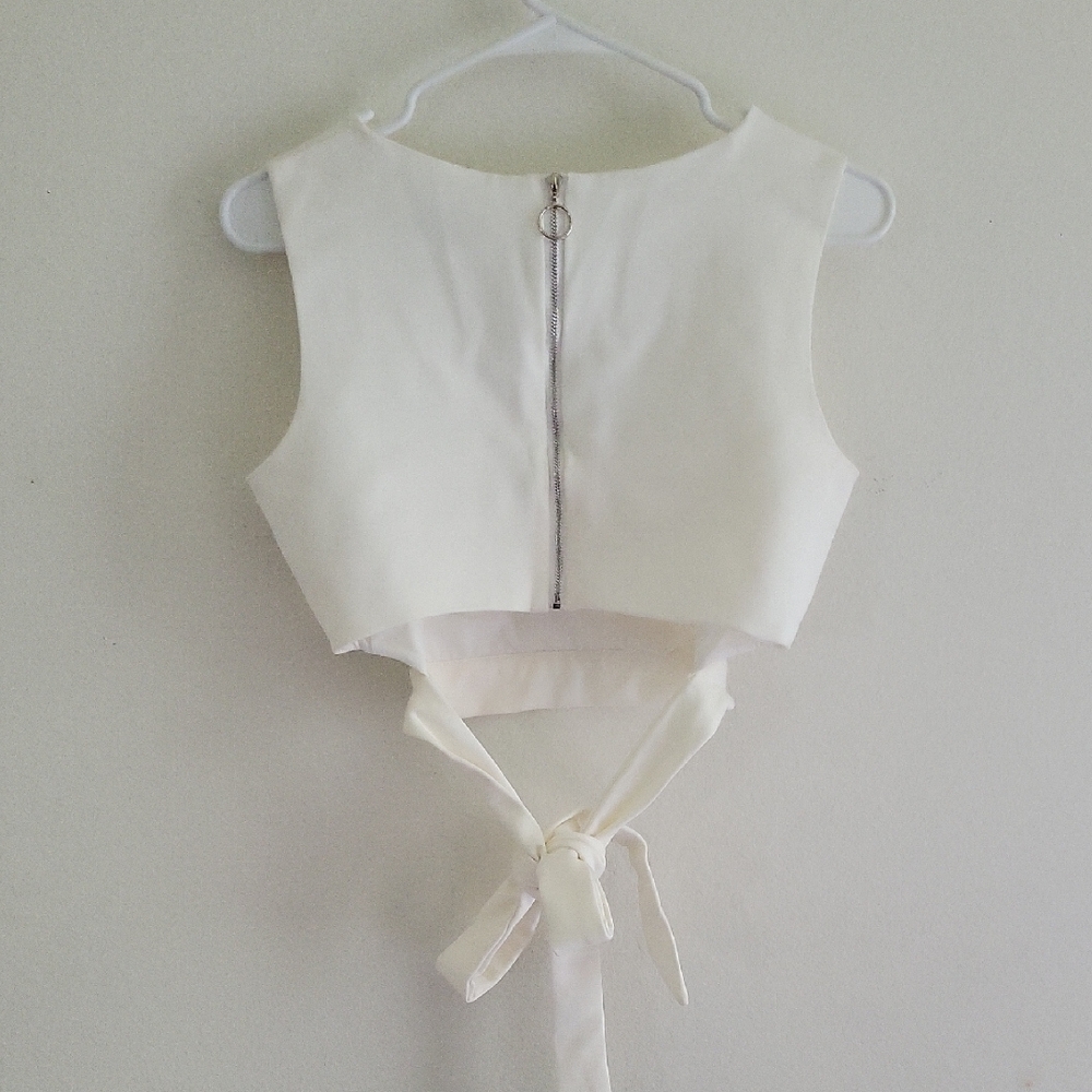 Chicwish White Bowknot Cropped Top with Back Zipper